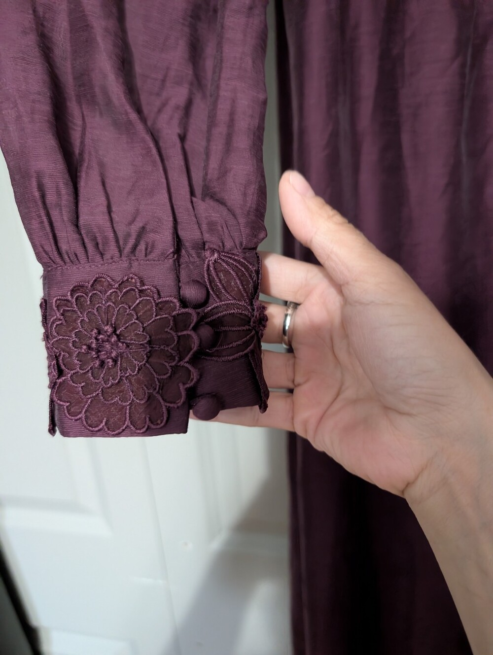 EVER NEW yasmin floral appliqué long sleeve midi dress - Picture 5 of 9